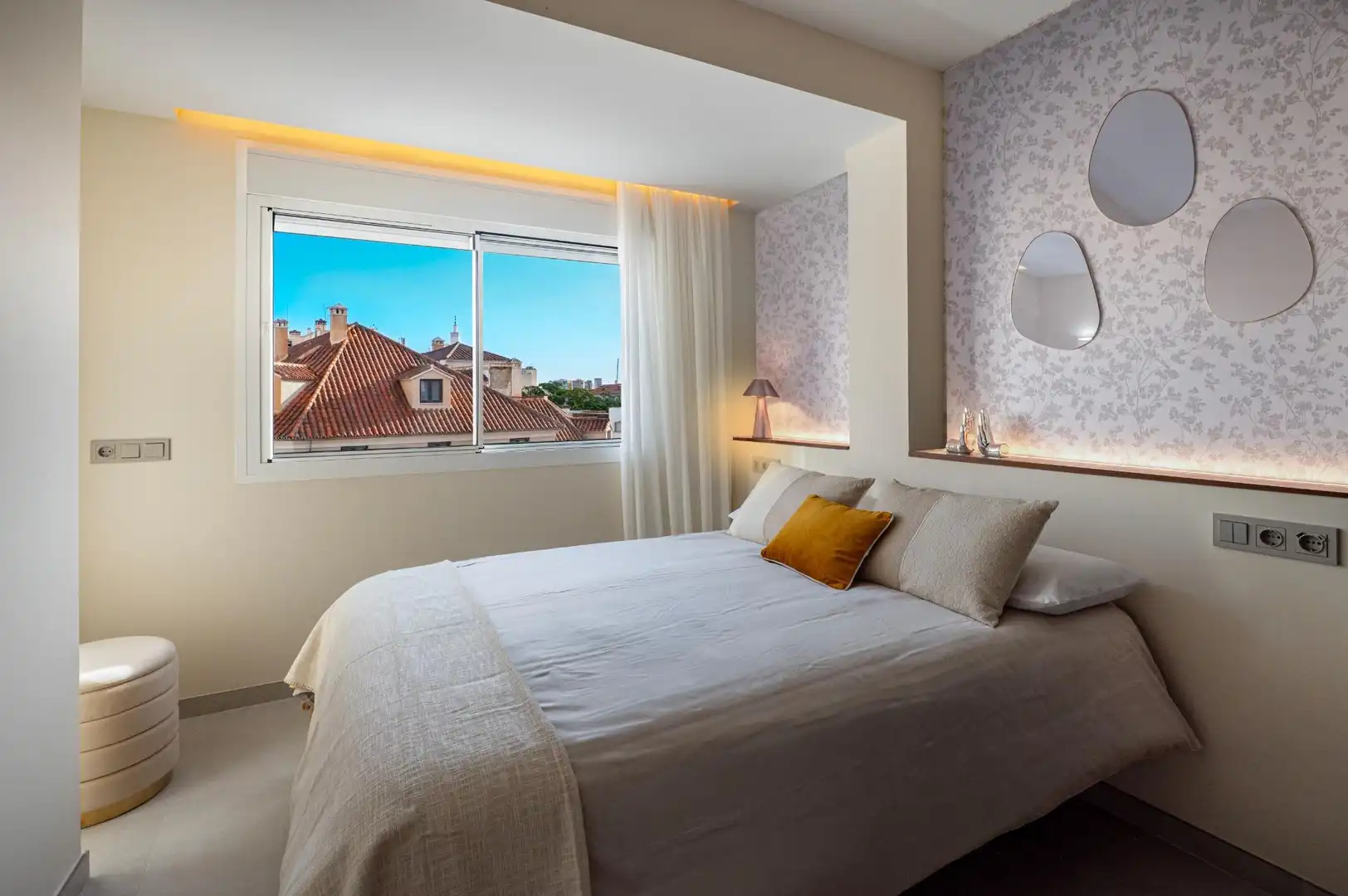 Bedroom of Flat for sale in Málaga  with Air Conditioner, Heating and Terrace