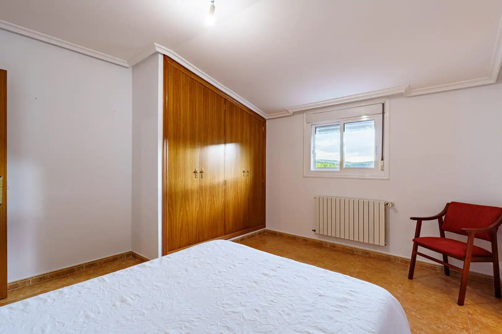Habitación de Casa o chalet en venta en Ourense Capital  con Calefacción, Jardín privado y Balcón