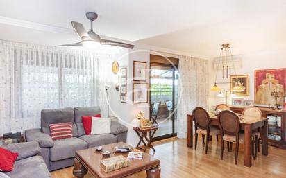 Living room of Flat for sale in  Madrid Capital  with Air Conditioner, Heating and Private garden