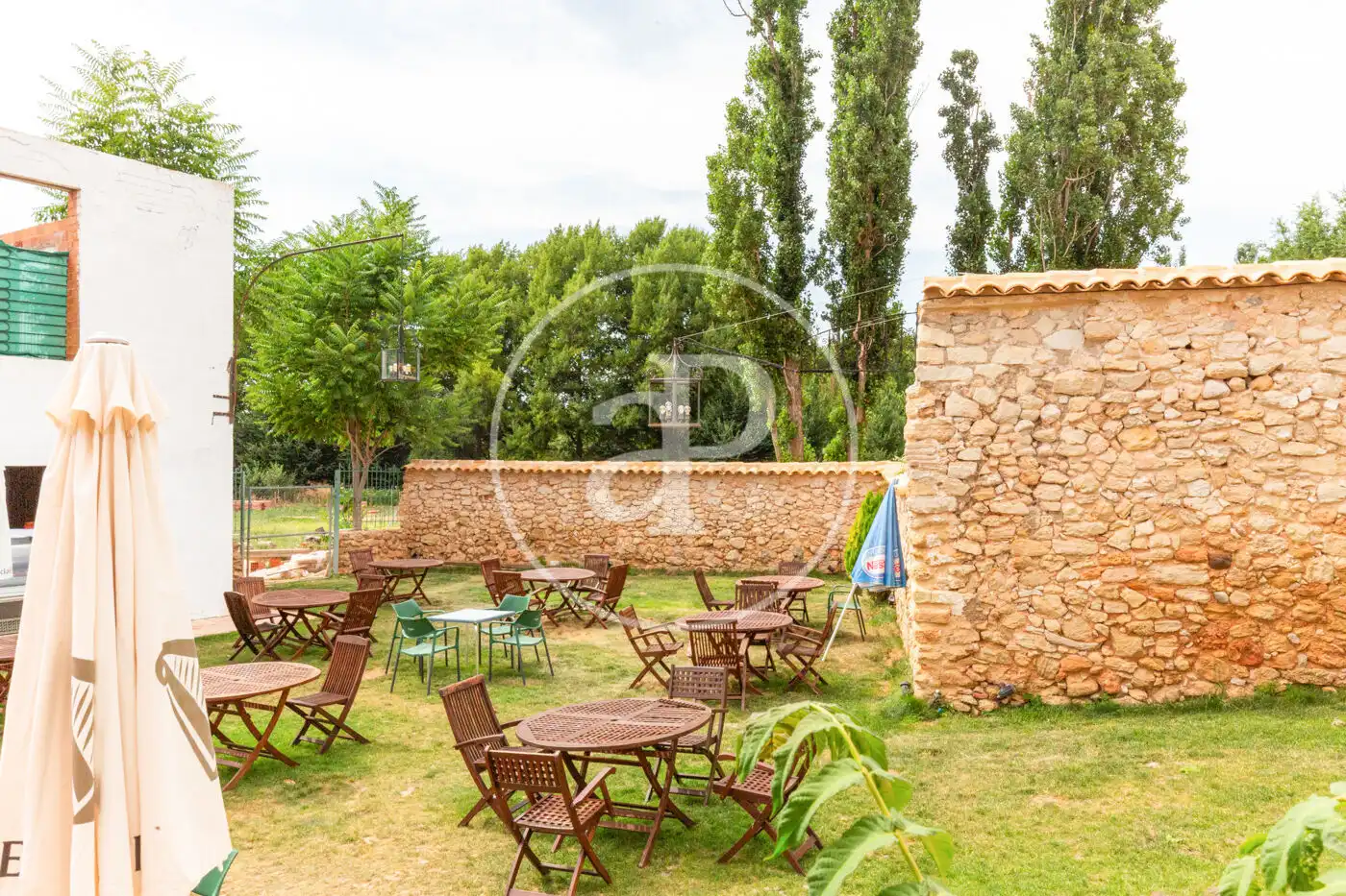 Garden of Country homes for sale in Utiel  with Air Conditioner, Heating and Private garden