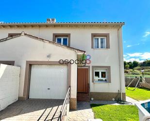 Exterior view of House or chalet for sale in Armuña de Tajuña  with Swimming Pool