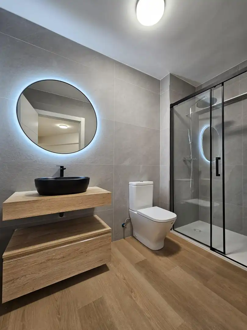 Baño de Piso en venta en Sestao  con Calefacción