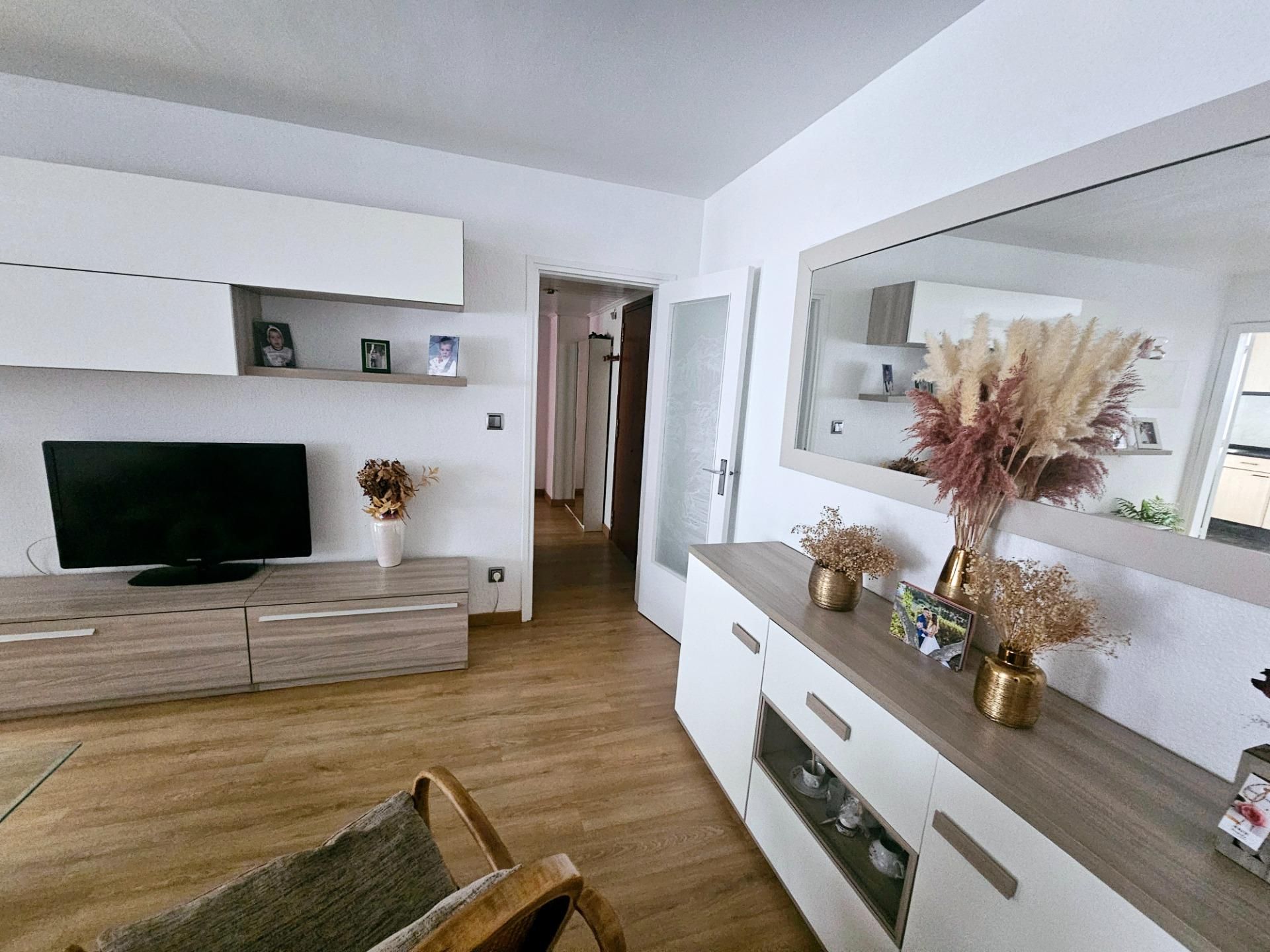 Sala d'estar de Pis en venda en Badalona amb Parquet i Alarma
