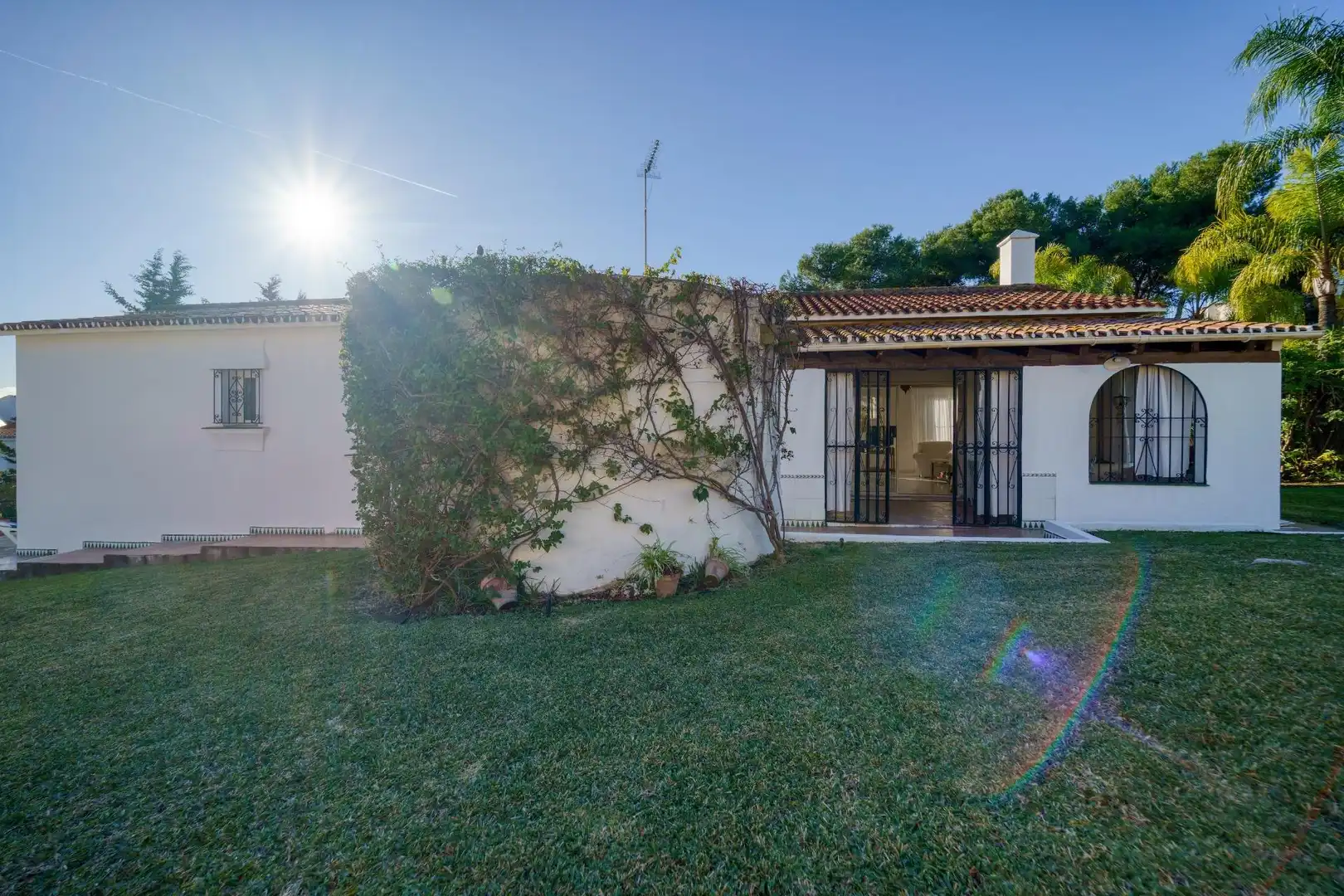 Jardí de Casa o xalet en venda en Marbella amb Aire condicionat, Calefacció i Alarma