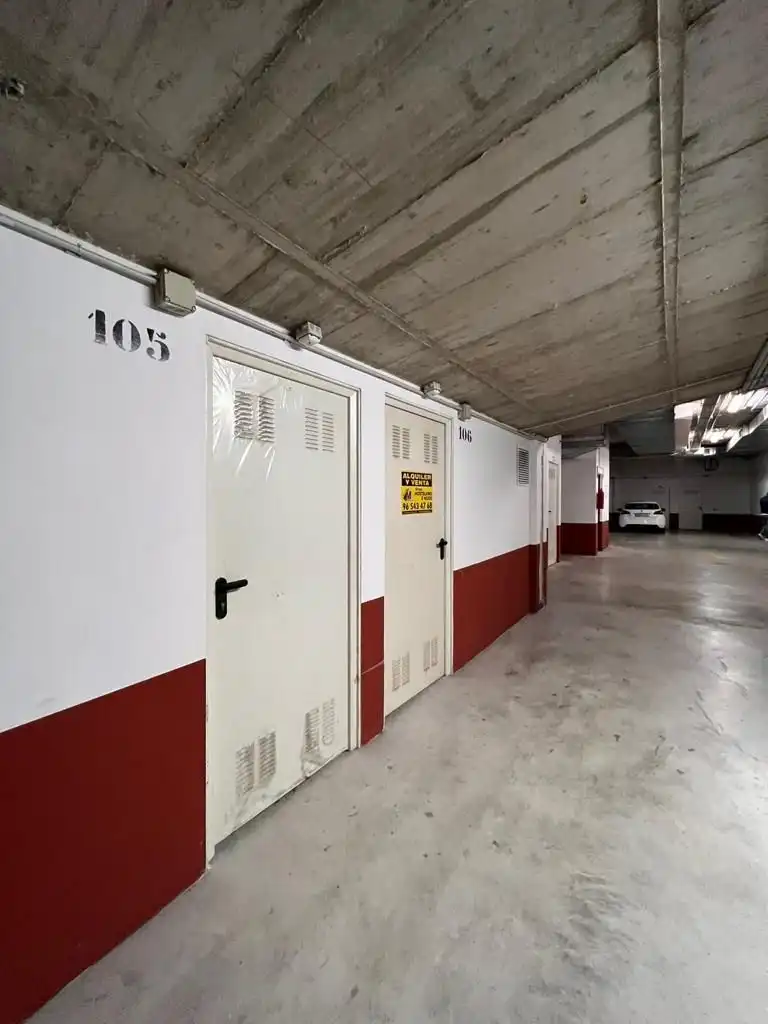 Storage room for rent in Carrer la Carátula, 6, Ciutat Universitària