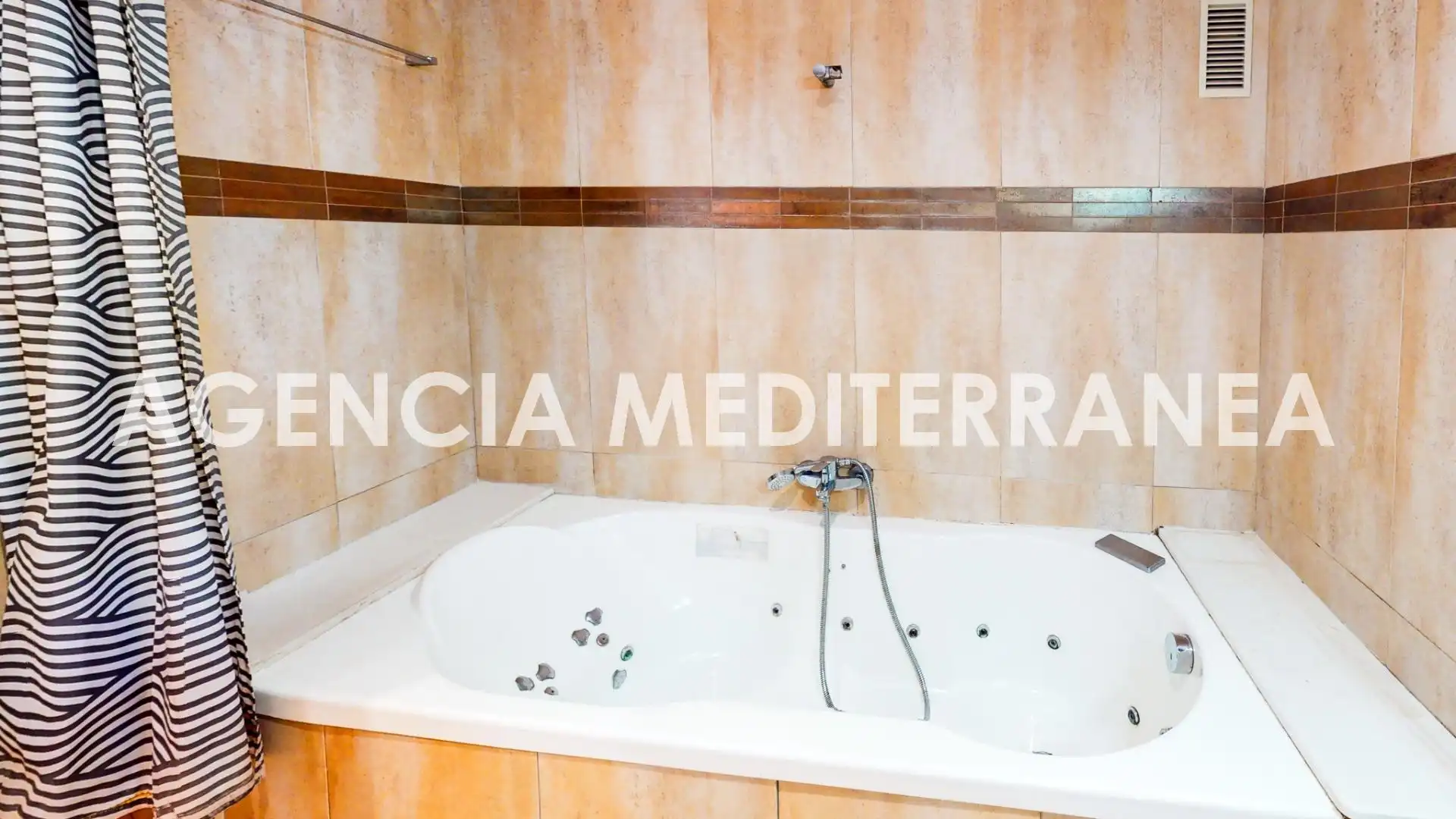 Baño de Casa o chalet en venta en Burjassot con Aire acondicionado, Calefacción y Terraza