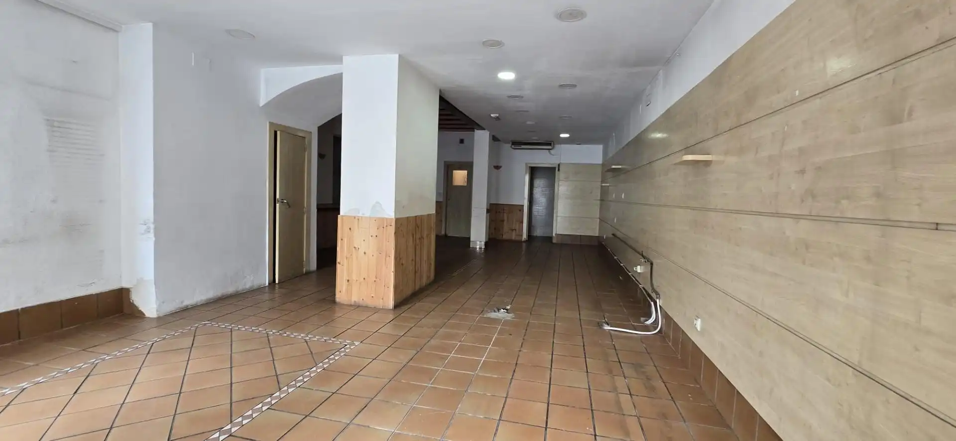 Commercial properties for rent in Llíria  with Air Conditioner