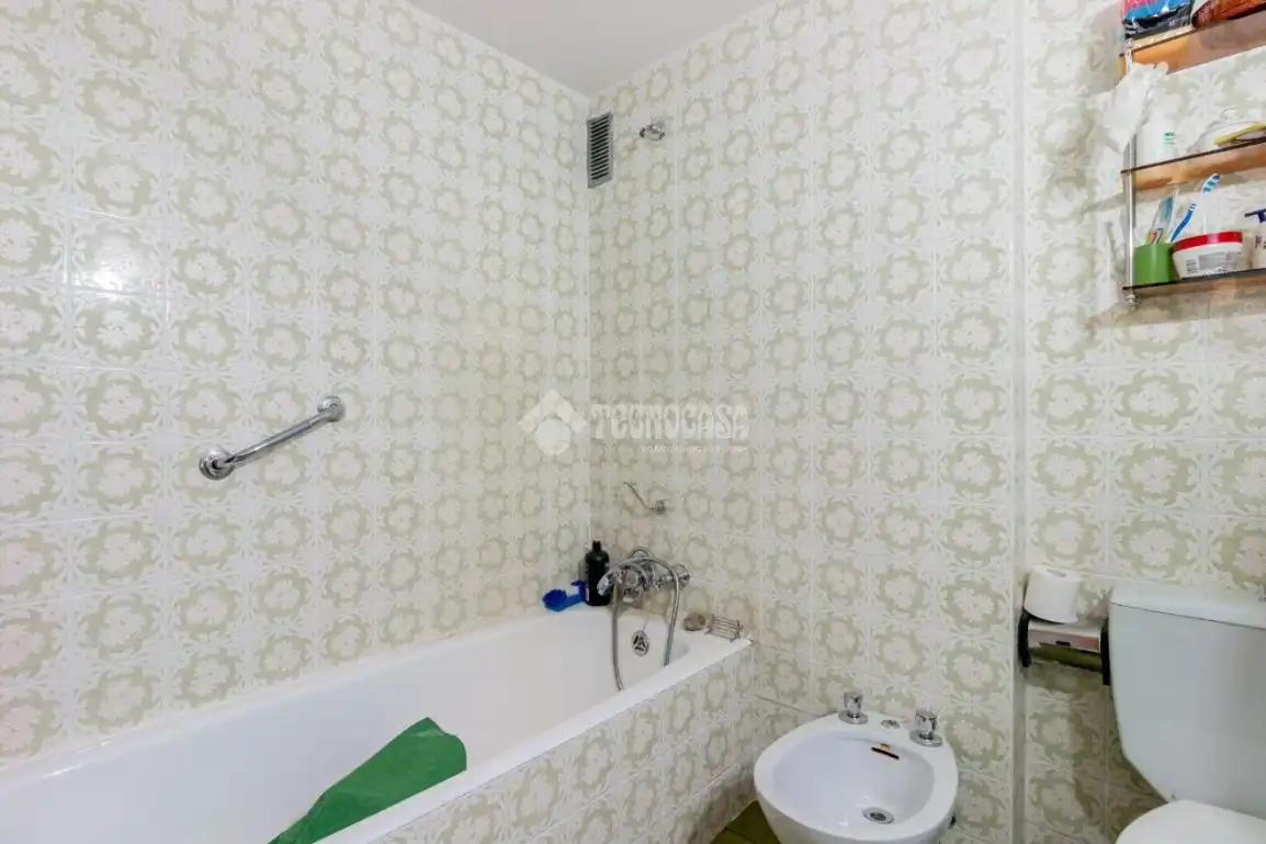 Baño de Piso en venta en Madrid con Calefacción, Parquet y Terraza