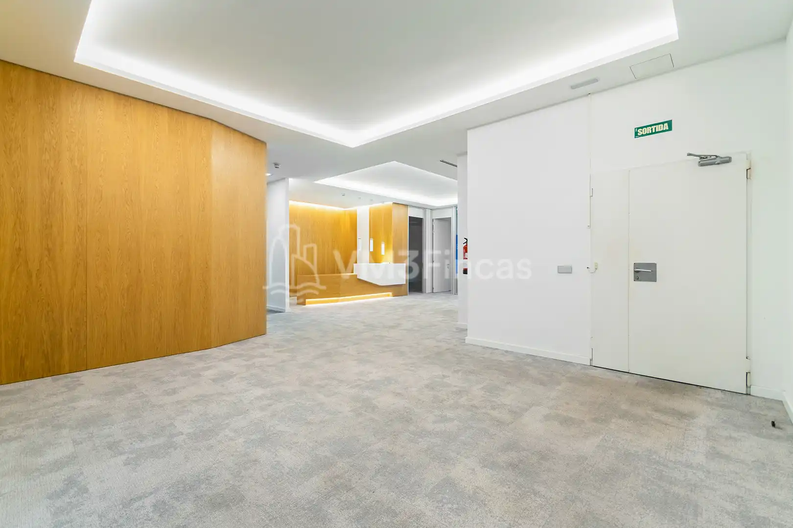 Büro zur Miete in El Prat de Llobregat mit Klimaanlage, Heizung und Terrasse