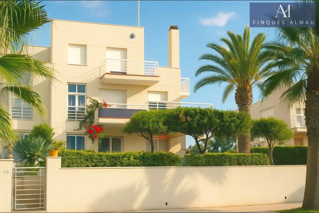 Casa adosada en Venta en Carrer Carrer de les Gavines, 1 en Prat de Vilanova