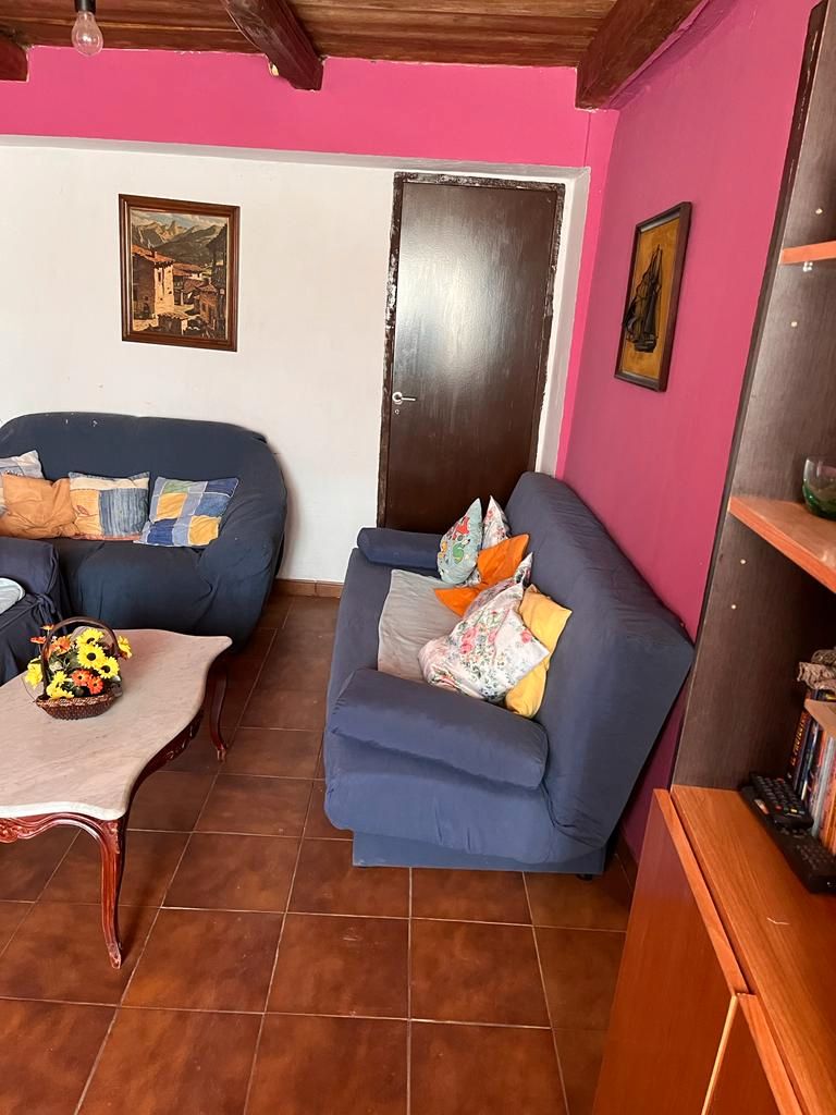 Sala d'estar de Casa o xalet en venda en Santa María del Páramo amb Traster, Moblat i Forn