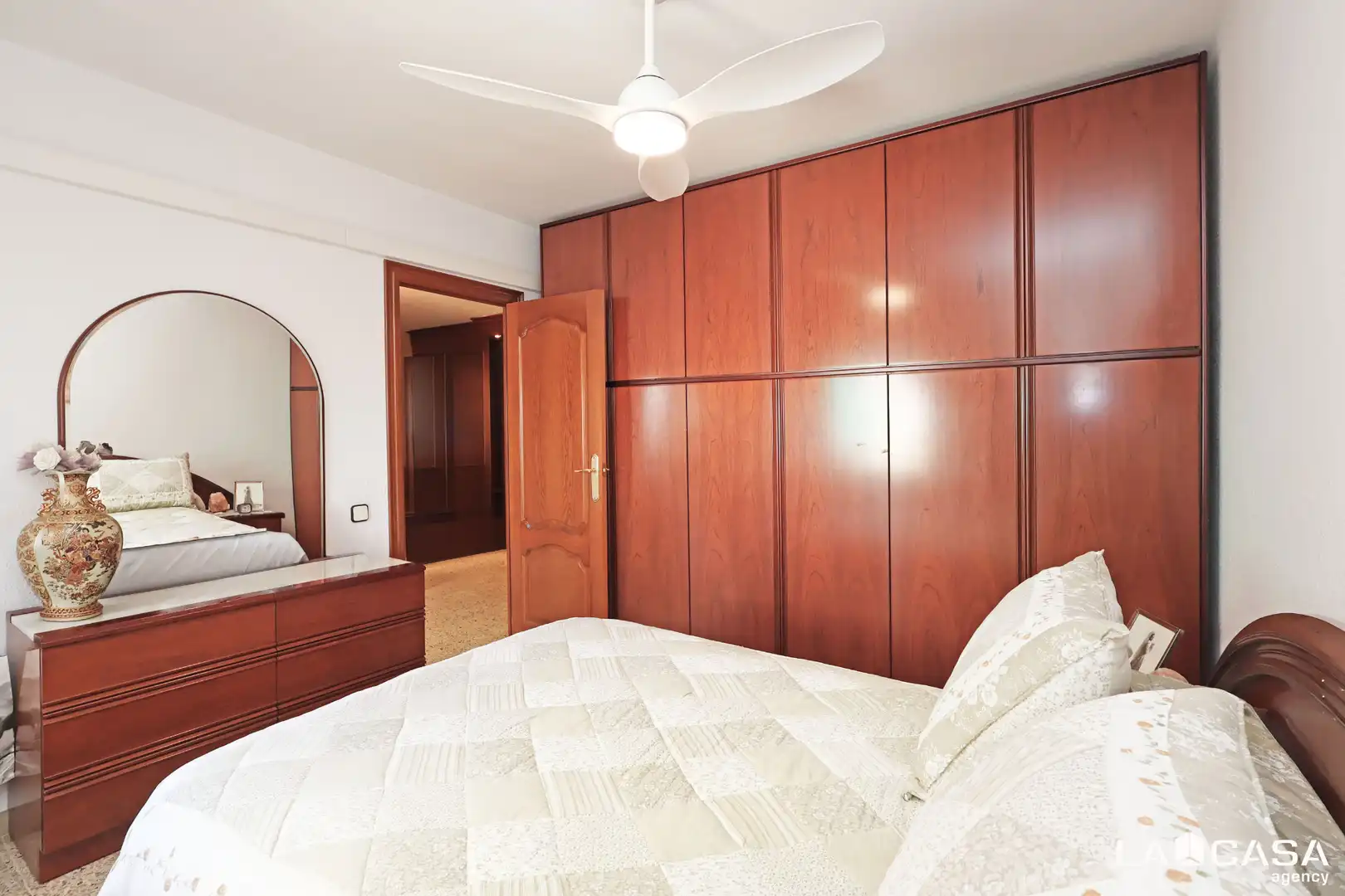 Piso con terraza en venta en Carrer de Josep Gras, imagen 2
