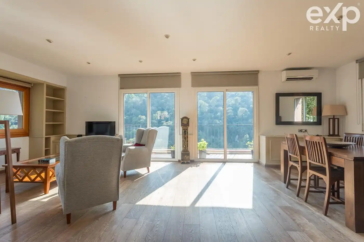 Sala de estar de Casa o chalet en venta en Barcelona con Parquet y Terraza