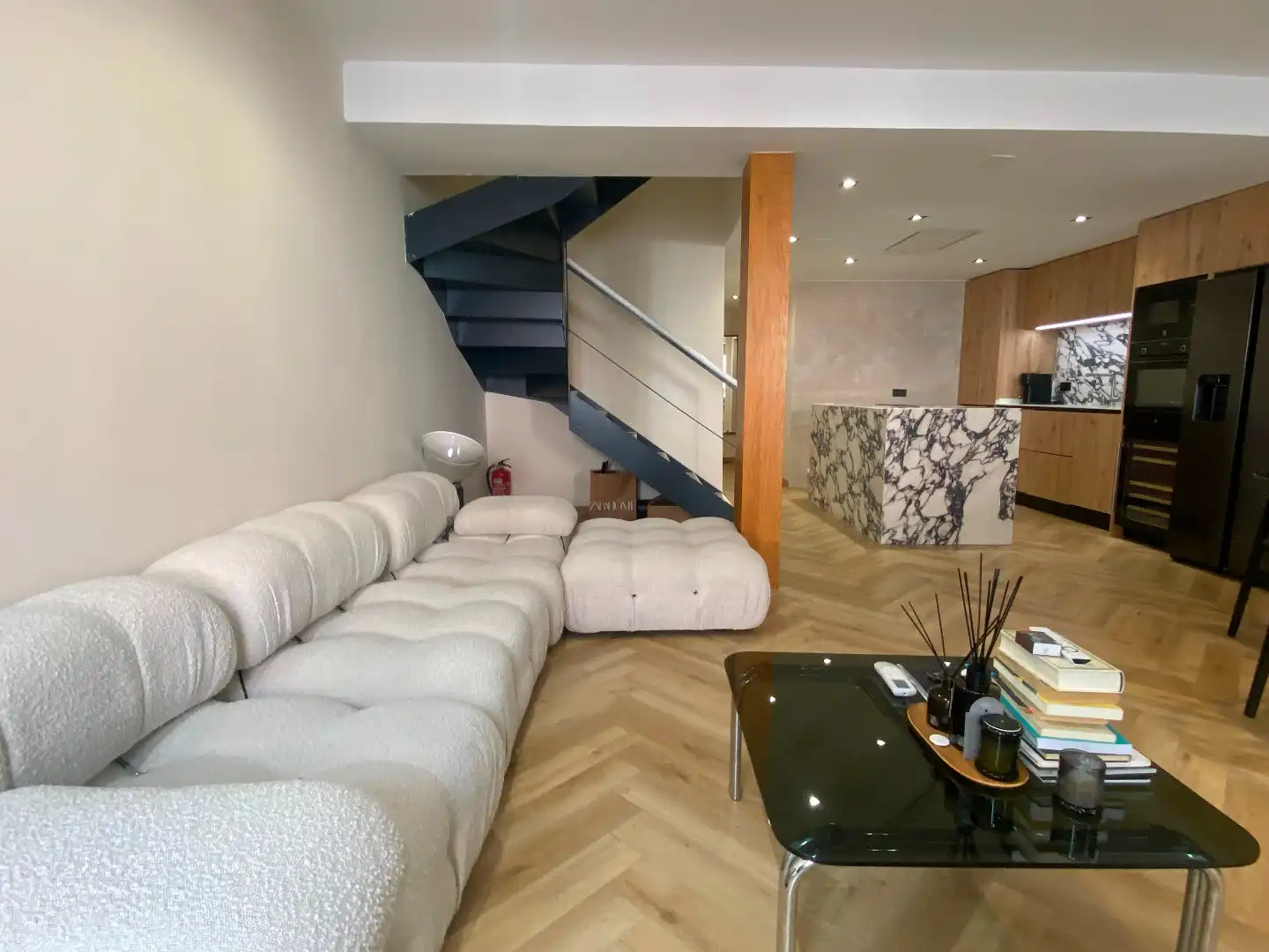 Sala d'estar de Dúplex en venda en Burgos amb Calefacció, Parquet i Traster