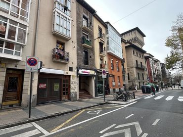 Pis amb balcó en venda a Casco Viejo