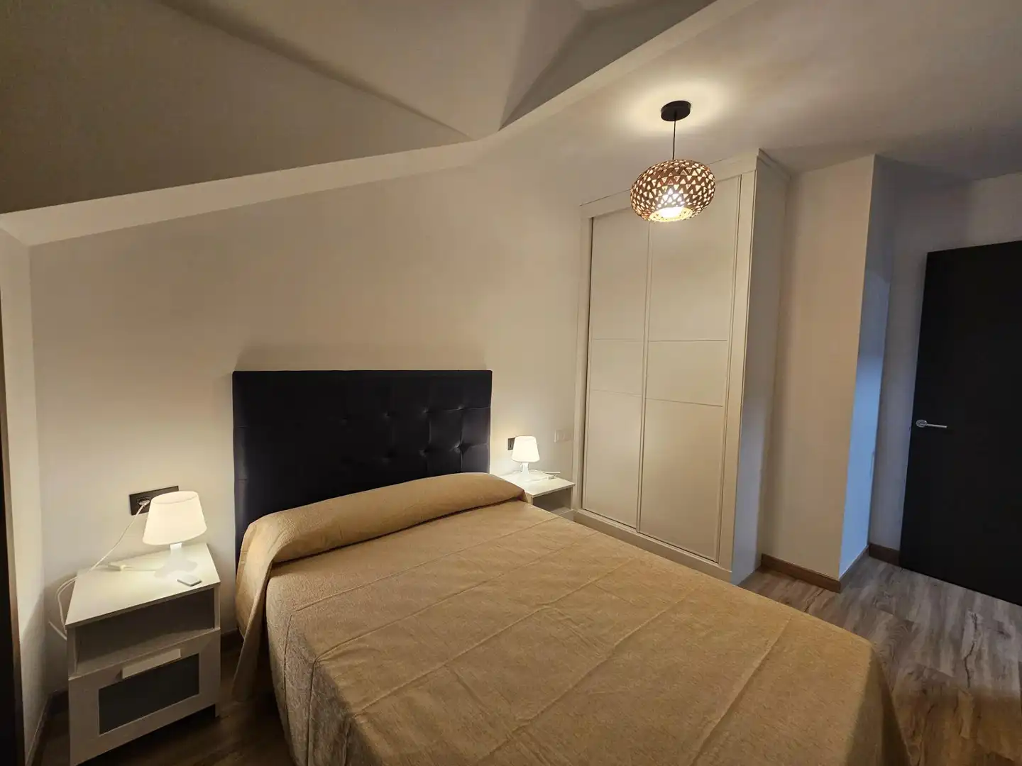 Dormitori de Casa o xalet en venda en Miño amb Jardí privat, Terrassa i Traster