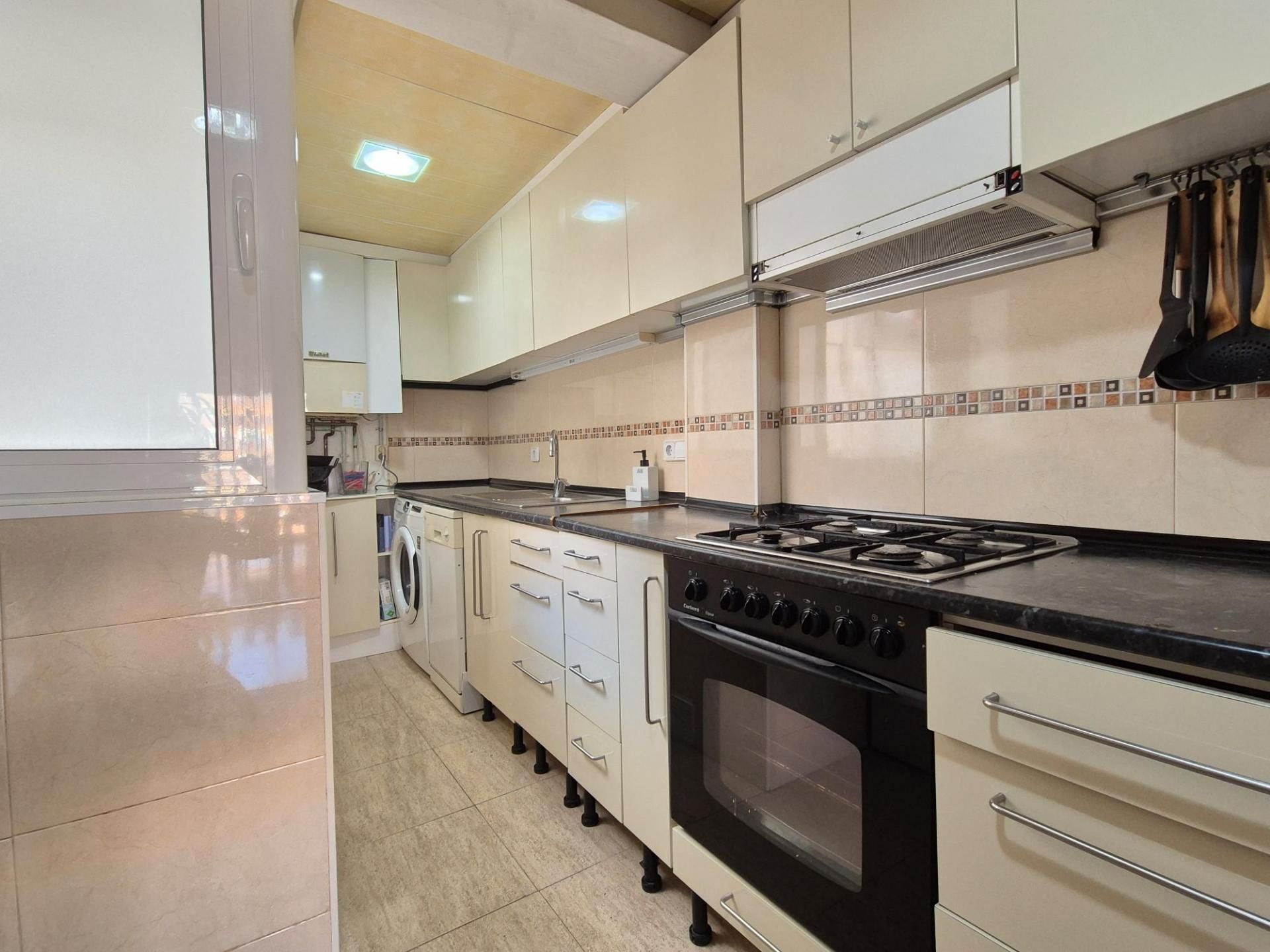 Kitchen of Flat for sale in  Barcelona Capital  with Heating and Parquet flooring