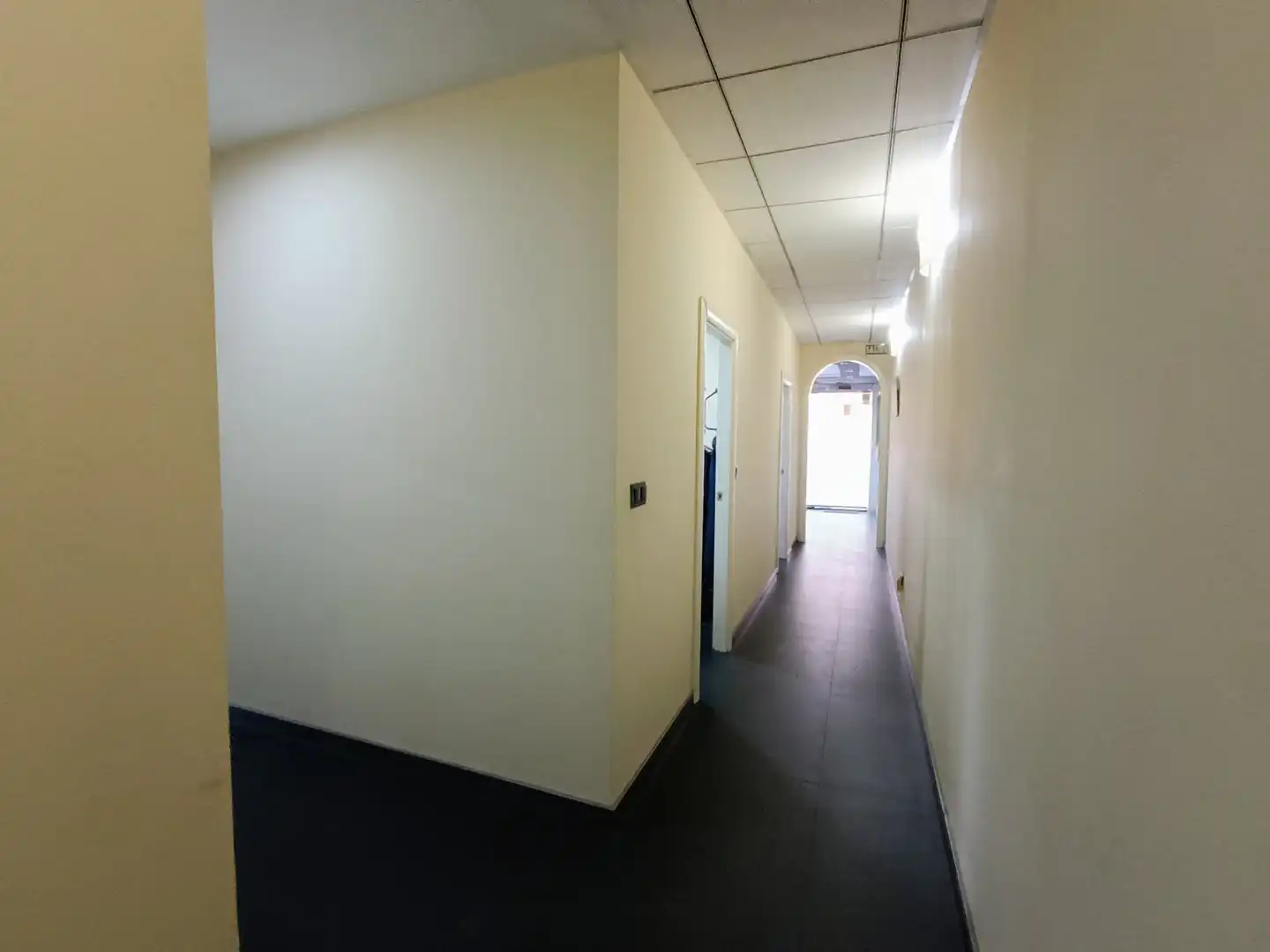 Local en venta en Alicante / Alacant con Aire acondicionado, Amueblado y Internet