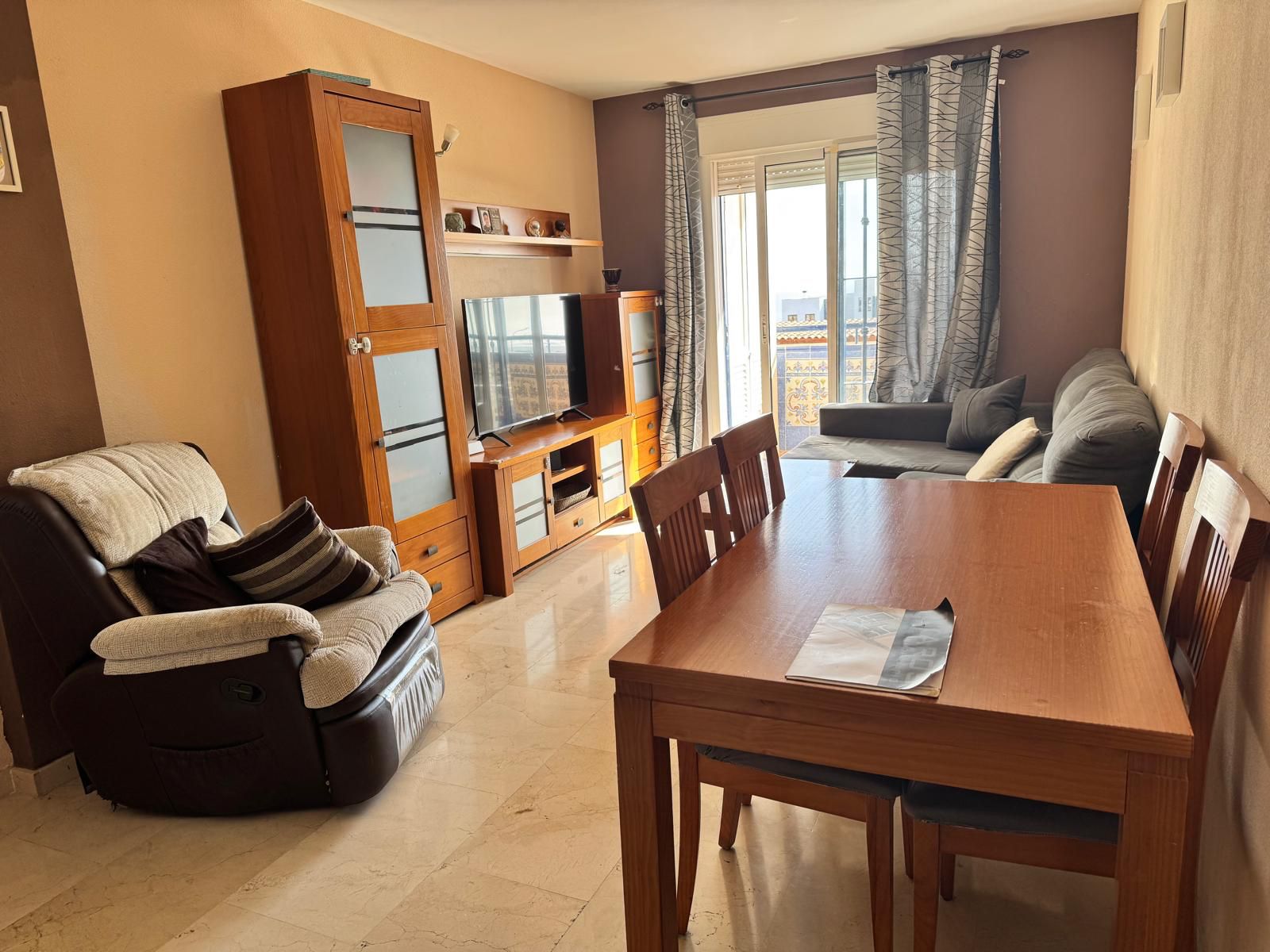 Living room of Flat for sale in Benalmádena  with Air Conditioner, Terrace and Community pool