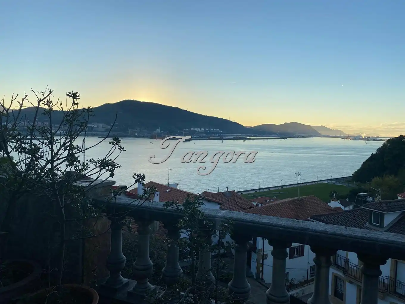 Attic for sale in Getxo   with Air Conditioner, Heating and Parquet flooring