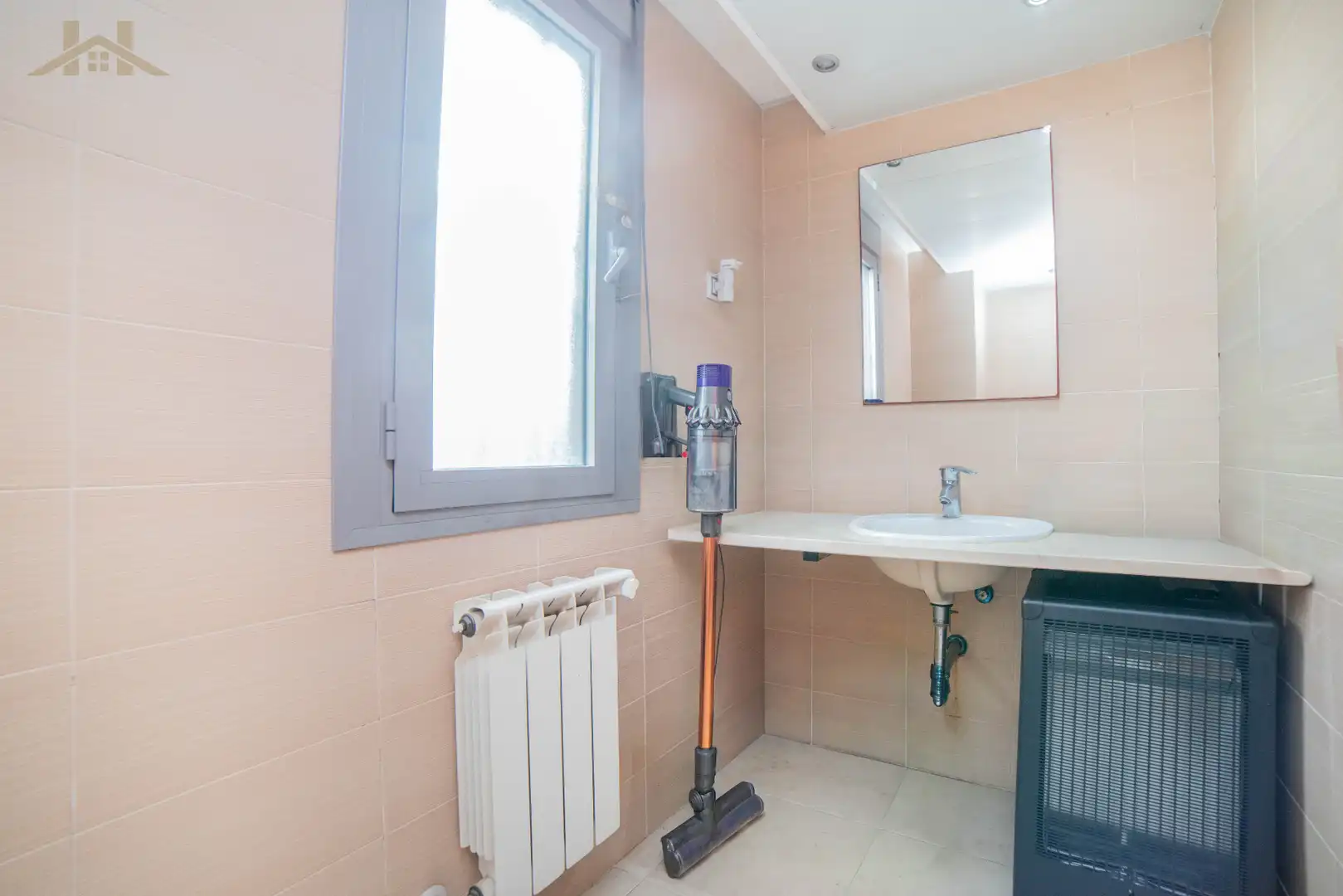 Baño de Casa o chalet en venta en Arroyomolinos (Madrid) con Aire acondicionado, Calefacción y Jardín privado