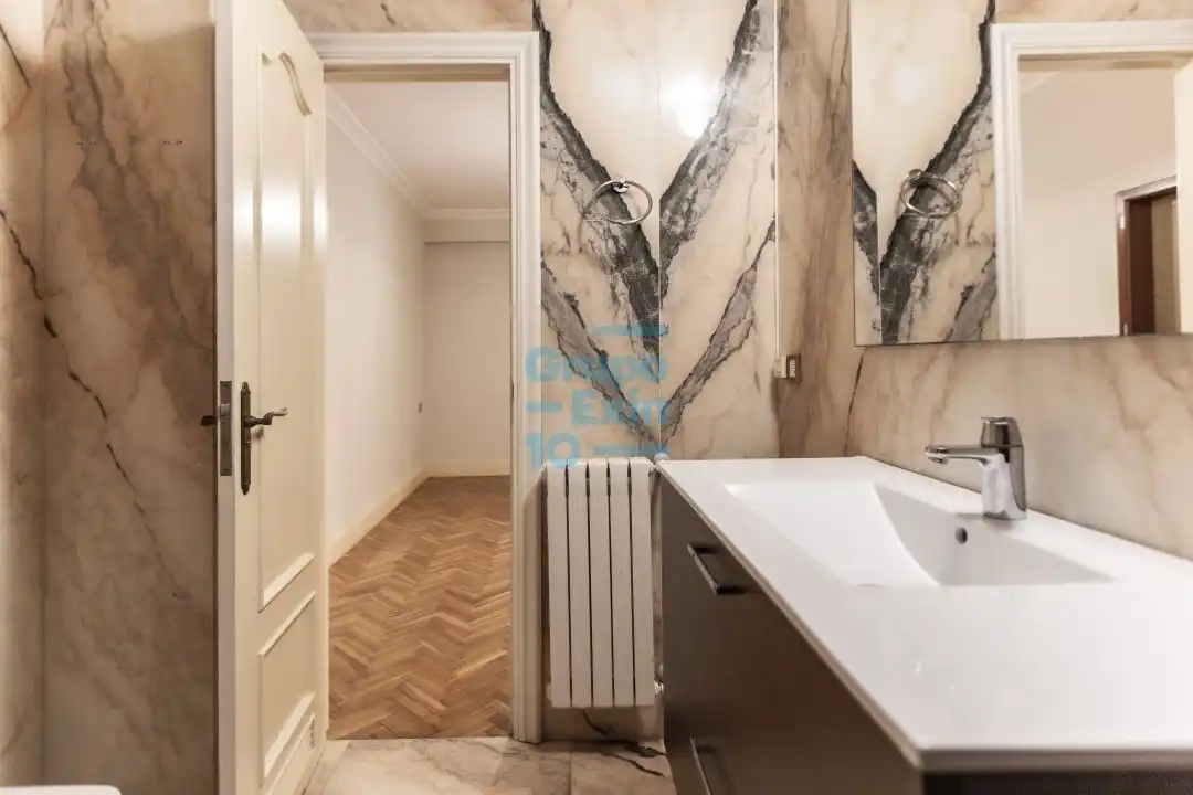 Baño de Piso de alquiler en Donostia - San Sebastián  con Balcón