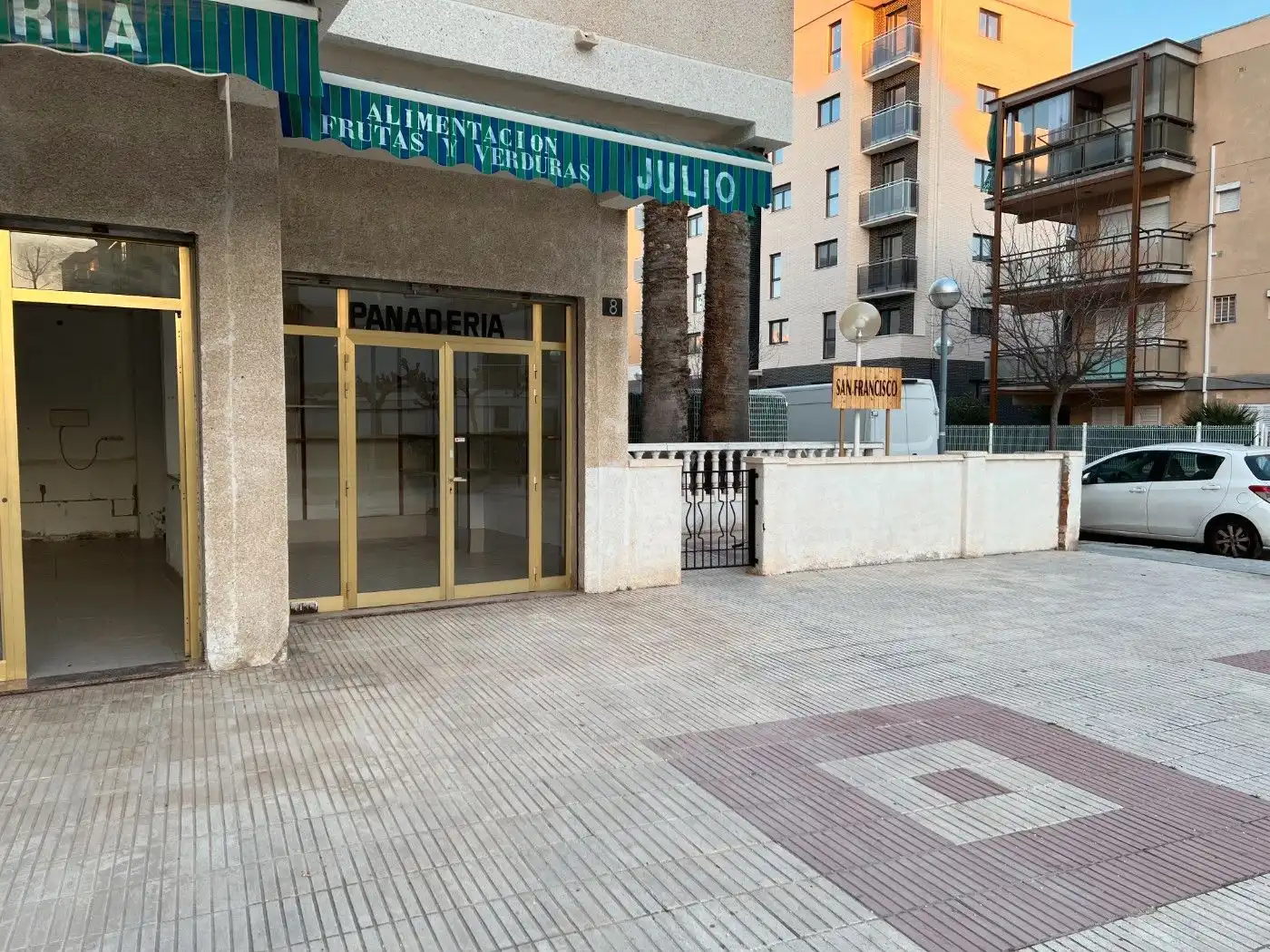 Business premises for sale in Carrer d'Alfredo Kraus 17