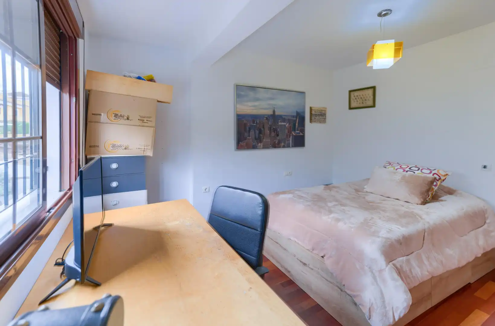 Dormitori de Casa adosada en venda en Espartinas amb Jardí privat, Terrassa i Piscina comunitària