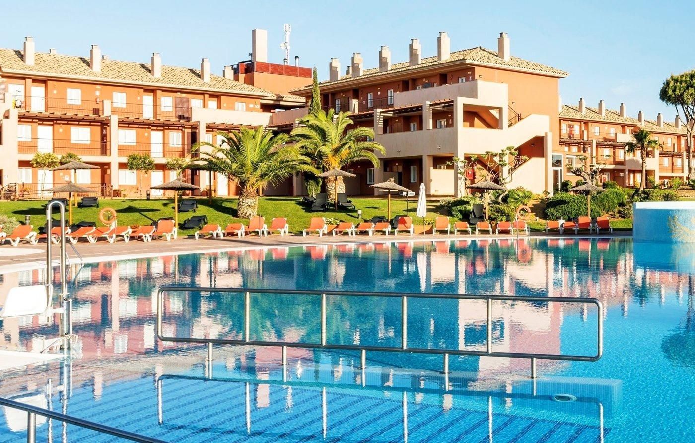 Piscina de Apartament en venda en Chiclana de la Frontera amb Aire condicionat, Jardí privat i Terrassa