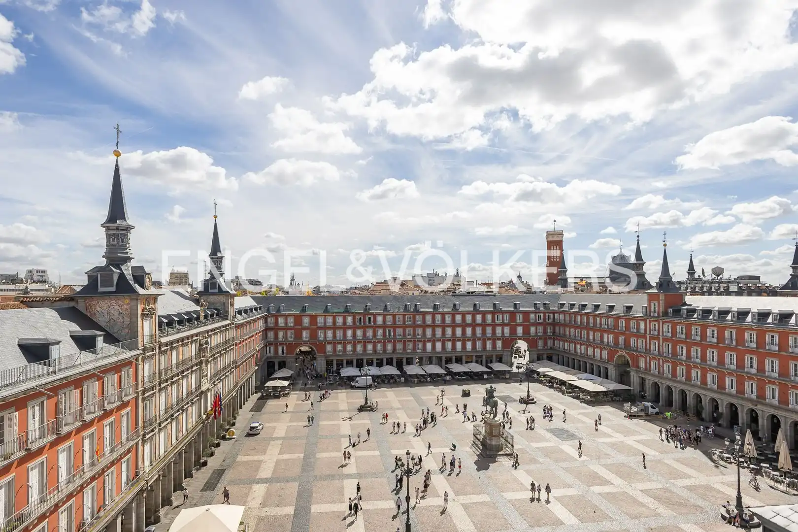 Vista exterior de Àtic en venda en Madrid amb Aire condicionat, Calefacció i Terrassa