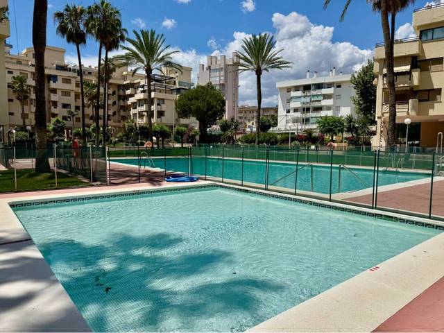 Apartamento en Venta en La Carihuela - Los Nidos