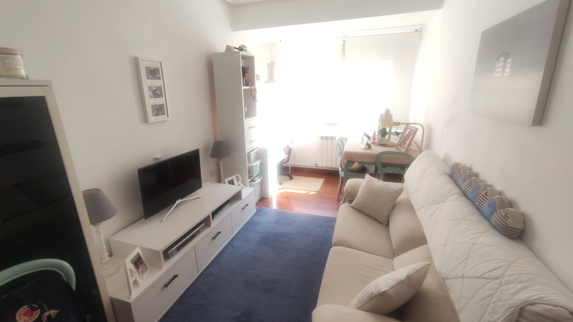 Sala d'estar de Pis en venda en Ourense Capital  amb Calefacció, Parquet i Moblat