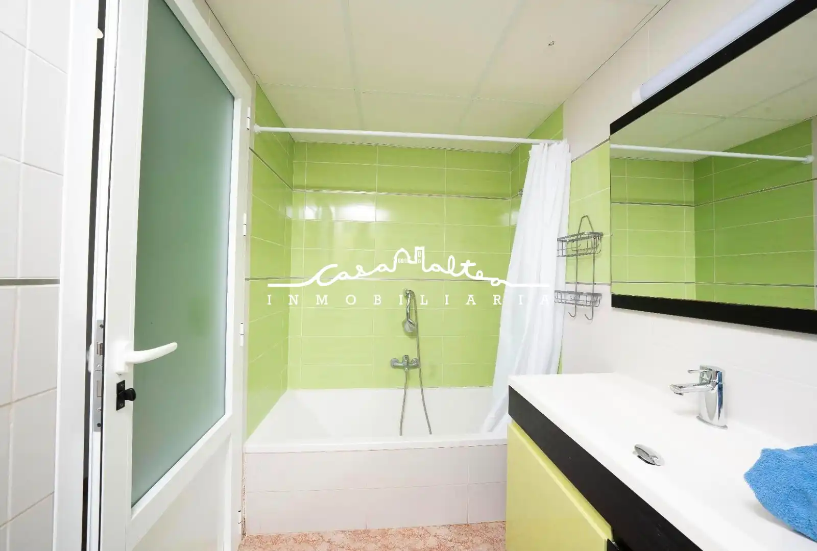 Bathroom of Attic for sale in Polop  with Air Conditioner, Terrace and Furnished
