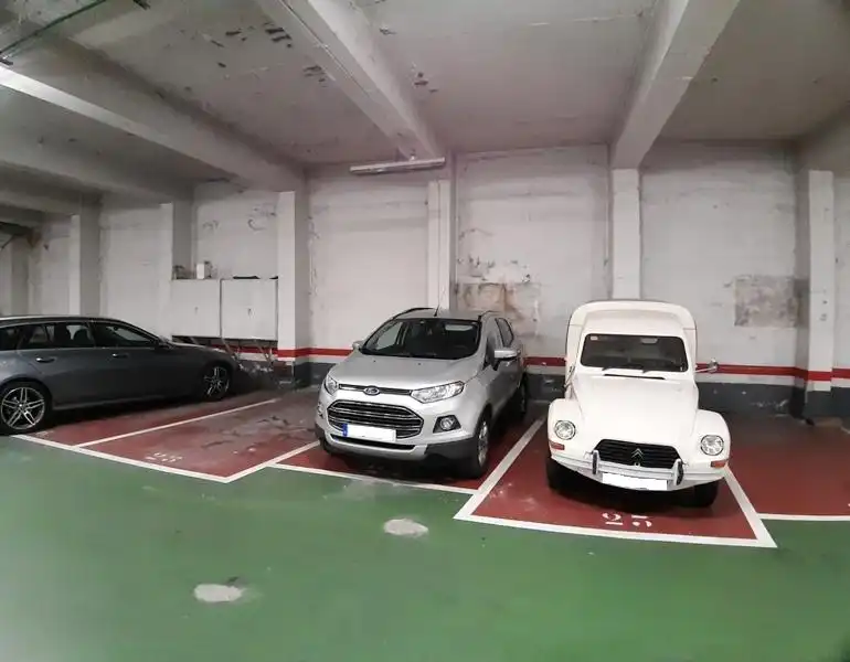 Parkplatz von Garage zum Verkauf in Basauri 