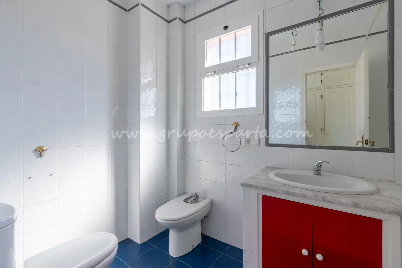 Bathroom of Detached homes for sale in Espartinas  with Air Conditioner, Heating and Oven