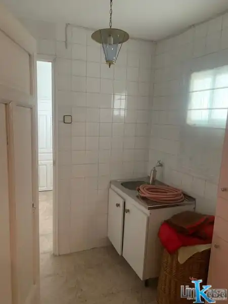 Cuina de Casa o xalet en venda en Linares amb Terrassa i Balcó