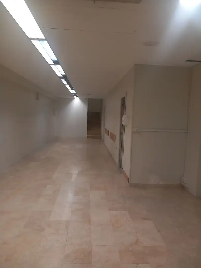 Local comercial en alquiler en Eixample, imagen 5