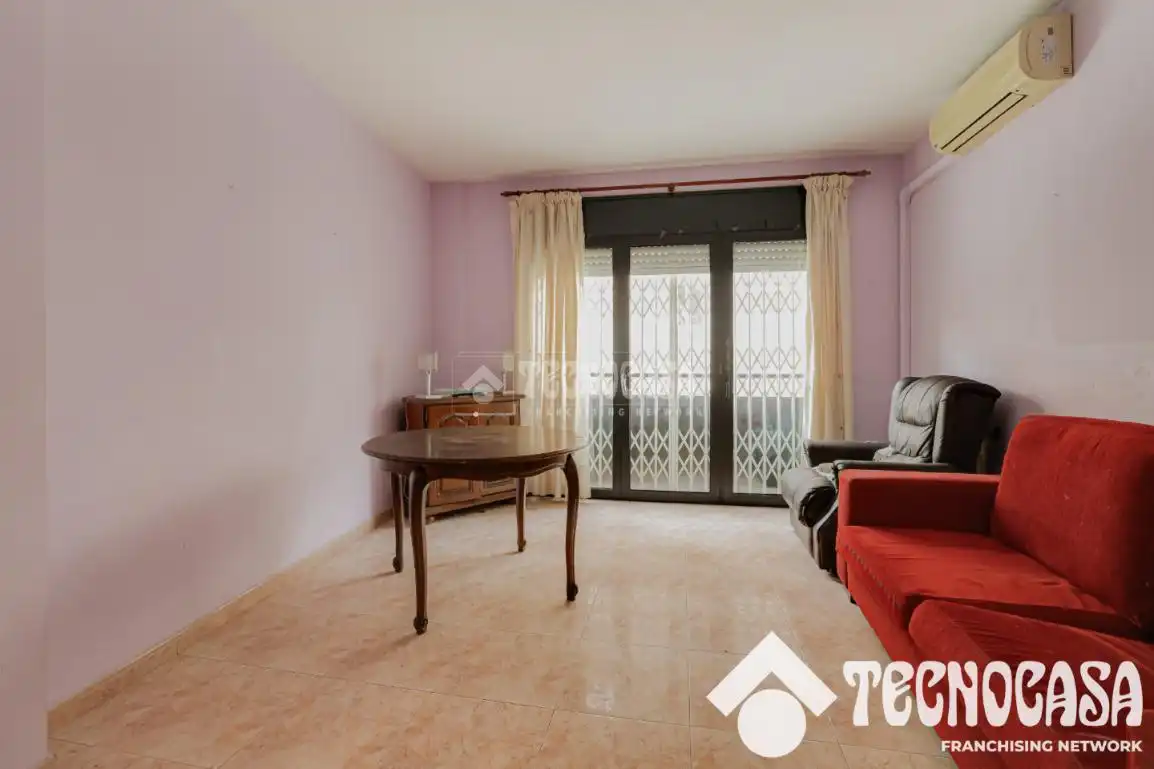 Sala de estar de Piso en venta en Santa Coloma de Gramenet con Calefacción y Terraza