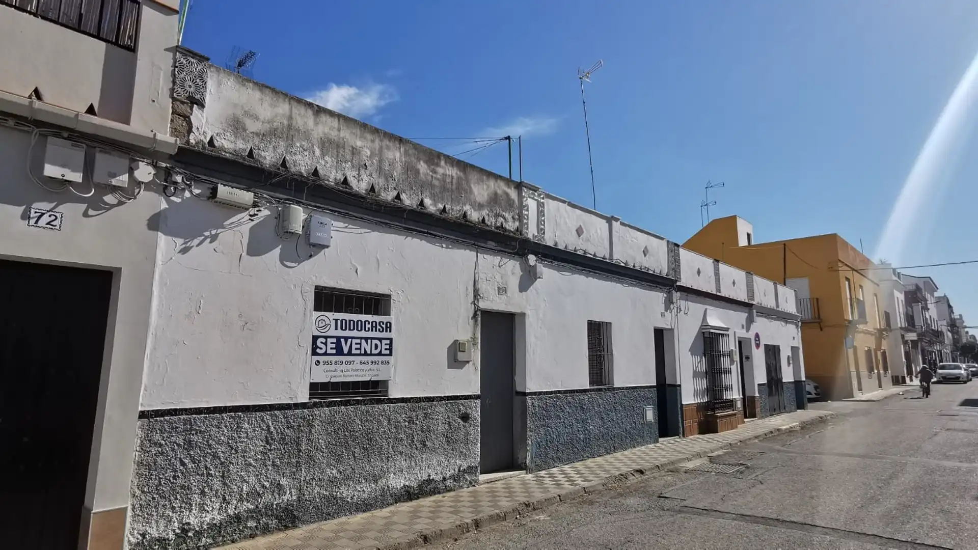 Exterior view of Houses for sale in Los Palacios y Villafranca