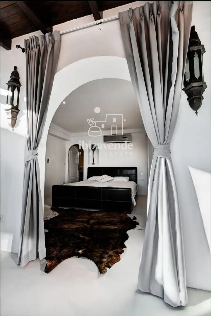 Bedroom of Houses for sale in Santa Eulària des Riu  with Air Conditioner, Private garden and Terrace