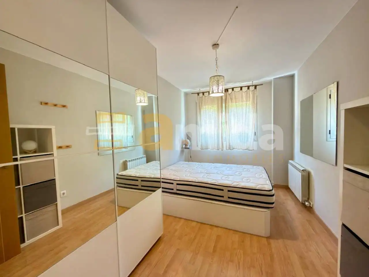 Dormitori de Pis en venda en Sabadell amb Aire condicionat i Parquet