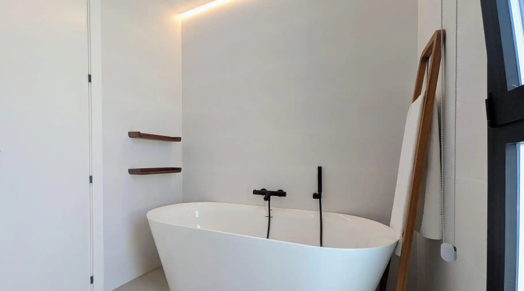 Bathroom of Houses for sale in L'Alfàs del Pi  with Air Conditioner, Heating and Terrace