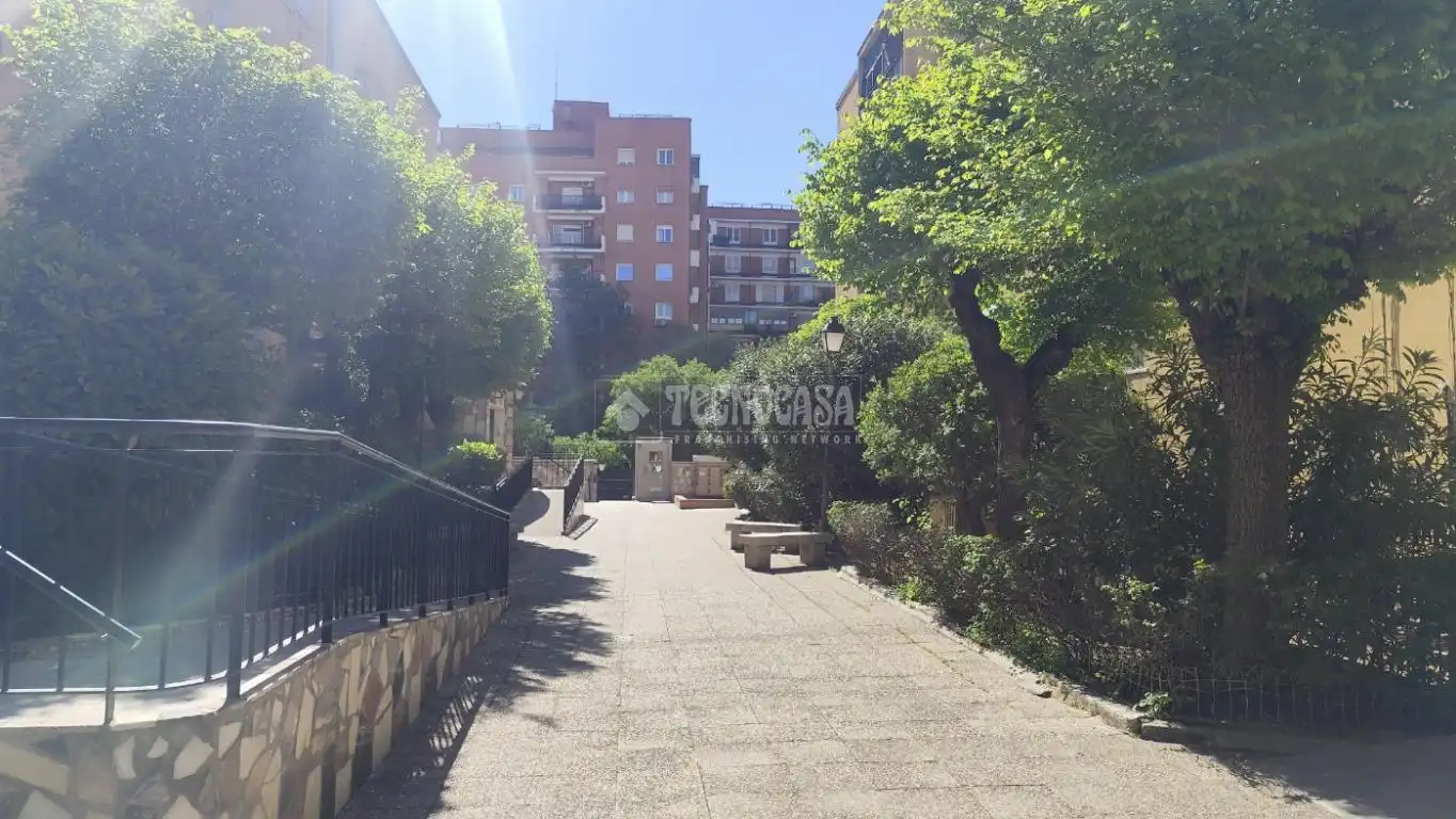 Vista exterior de Pis en venda en Madrid