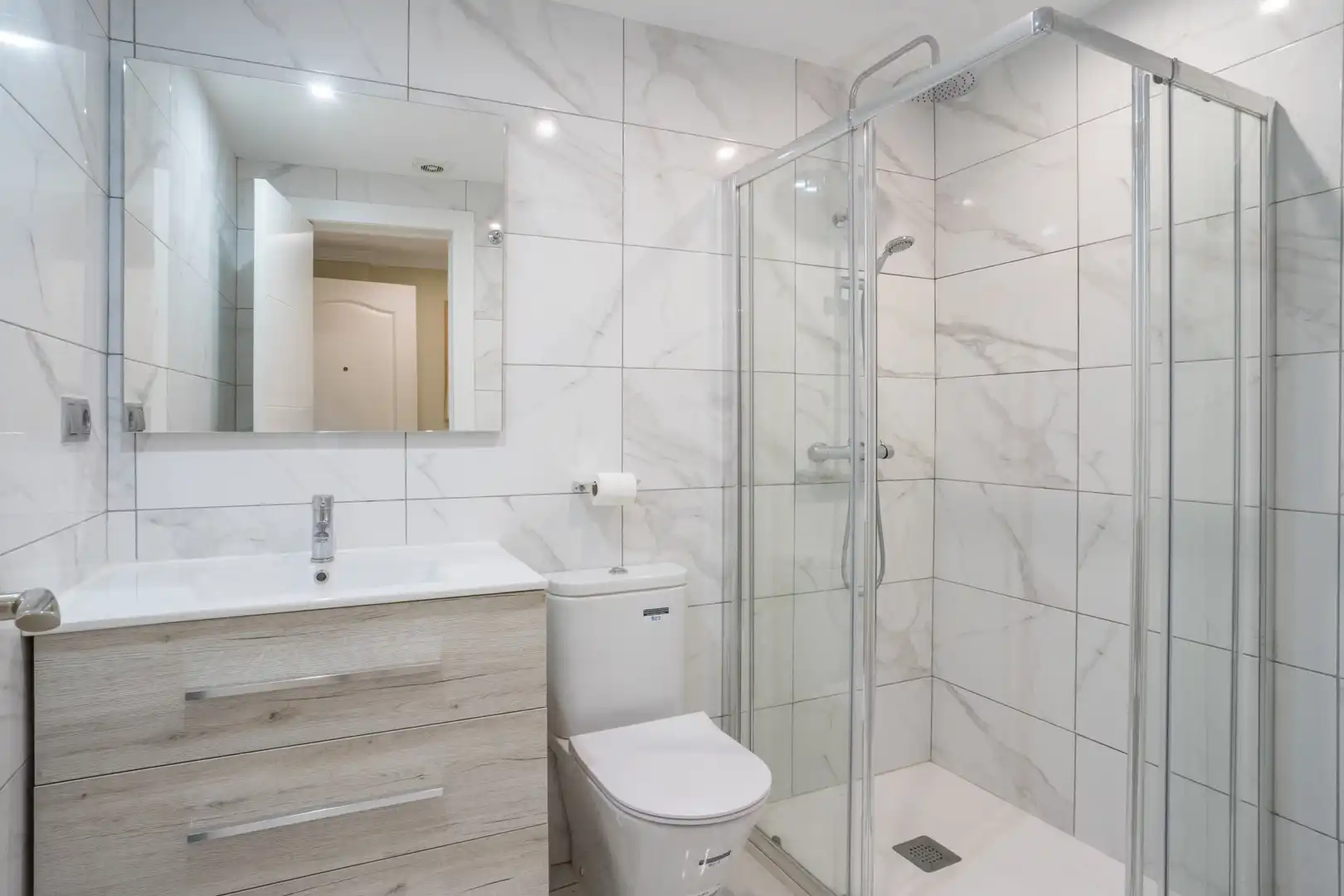 Baño de Planta baja en venta en Marbella con Aire acondicionado, Terraza y Piscina
