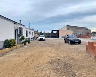 Vista exterior de Nau industrial en venda en Roquetes