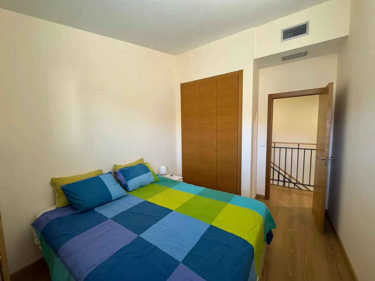 Habitación de Casa adosada en venta en San Jorge / Sant Jordi con Aire acondicionado, Parquet y Terraza