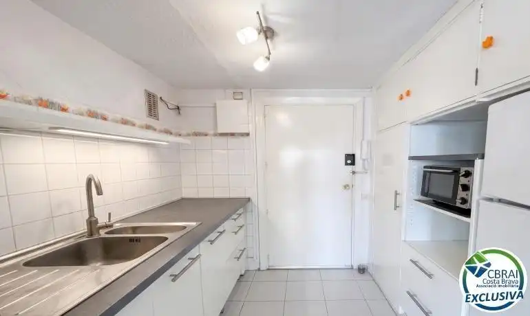 Kitchen of Study for sale in Roses  with Air Conditioner, Heating and Terrace