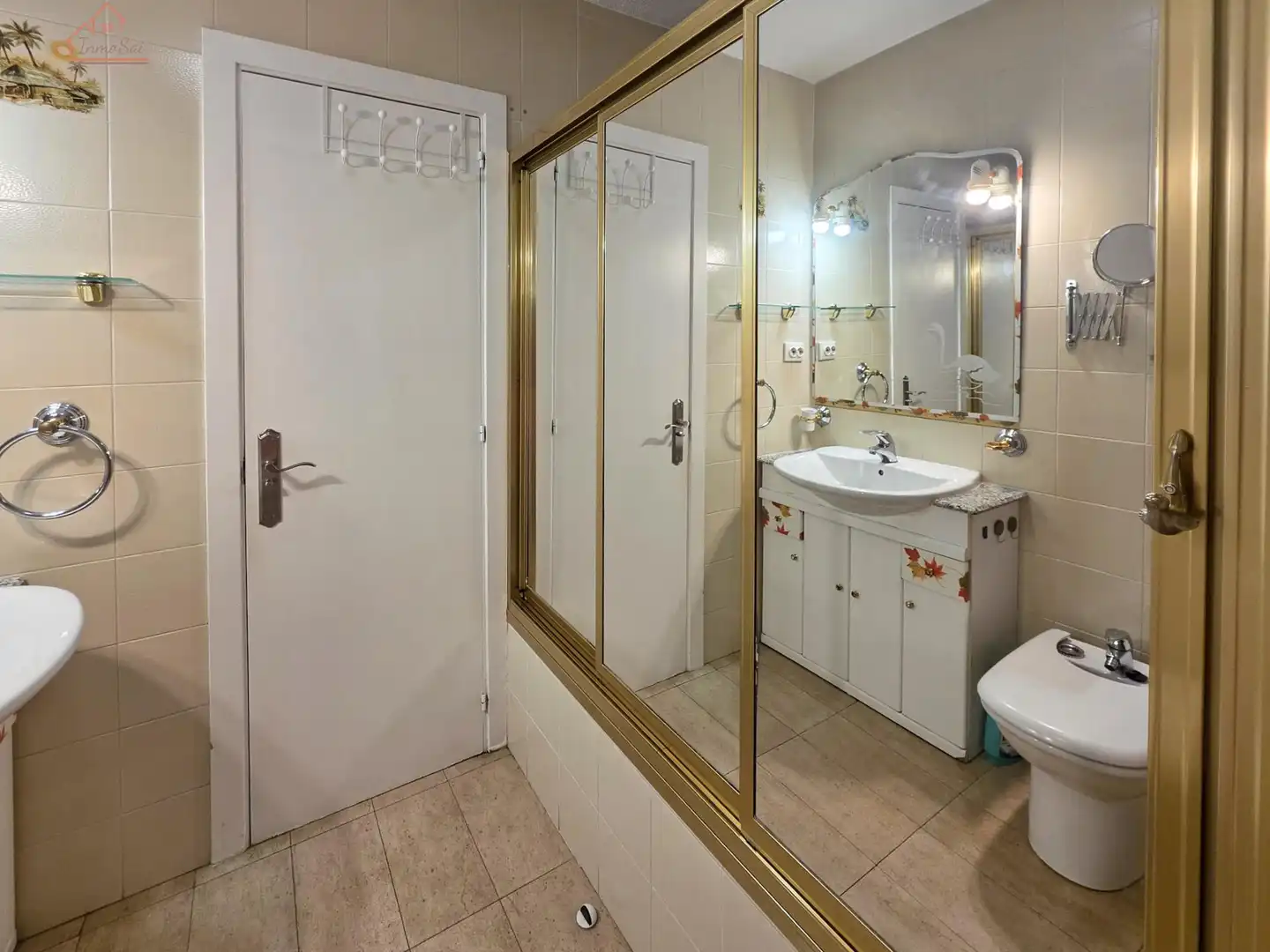 Baño de Piso en venta en Fuenlabrada con Aire acondicionado, Calefacción y Amueblado