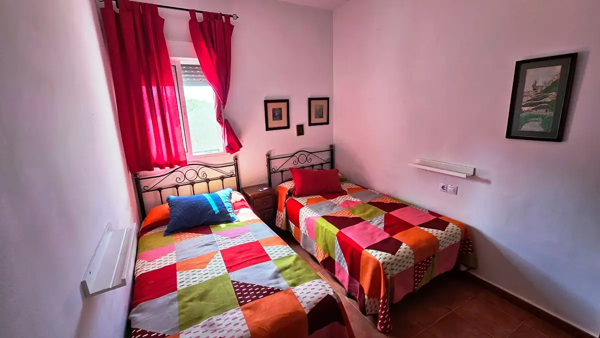 Habitación de Casa adosada en venta en Cortelazor con Trastero, Amueblado y Balcón