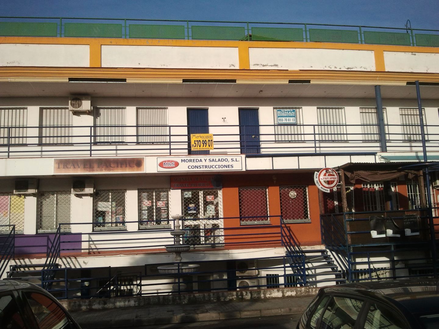 Vista exterior de Local de alquiler en Benacazón con Aire acondicionado, Terraza y Alarma